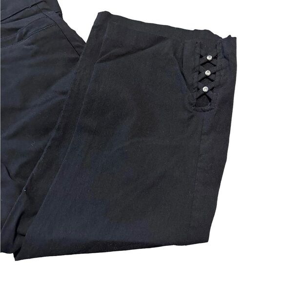 89th & Madison Pants Black Cris Cross Design Capri- Medium - Picture 3 of 8